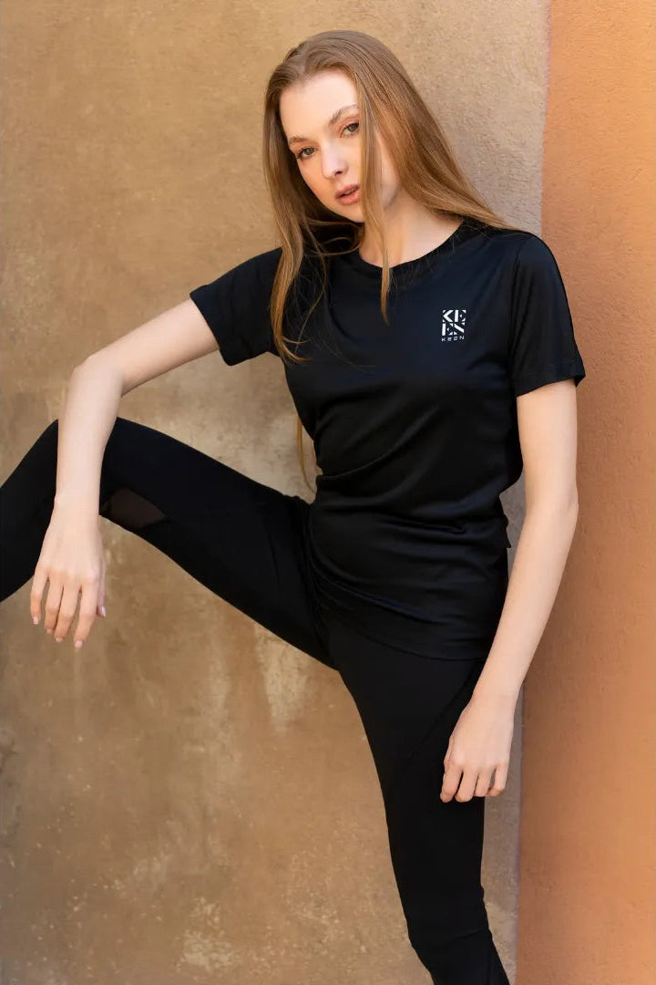 Mesh hole back shirt