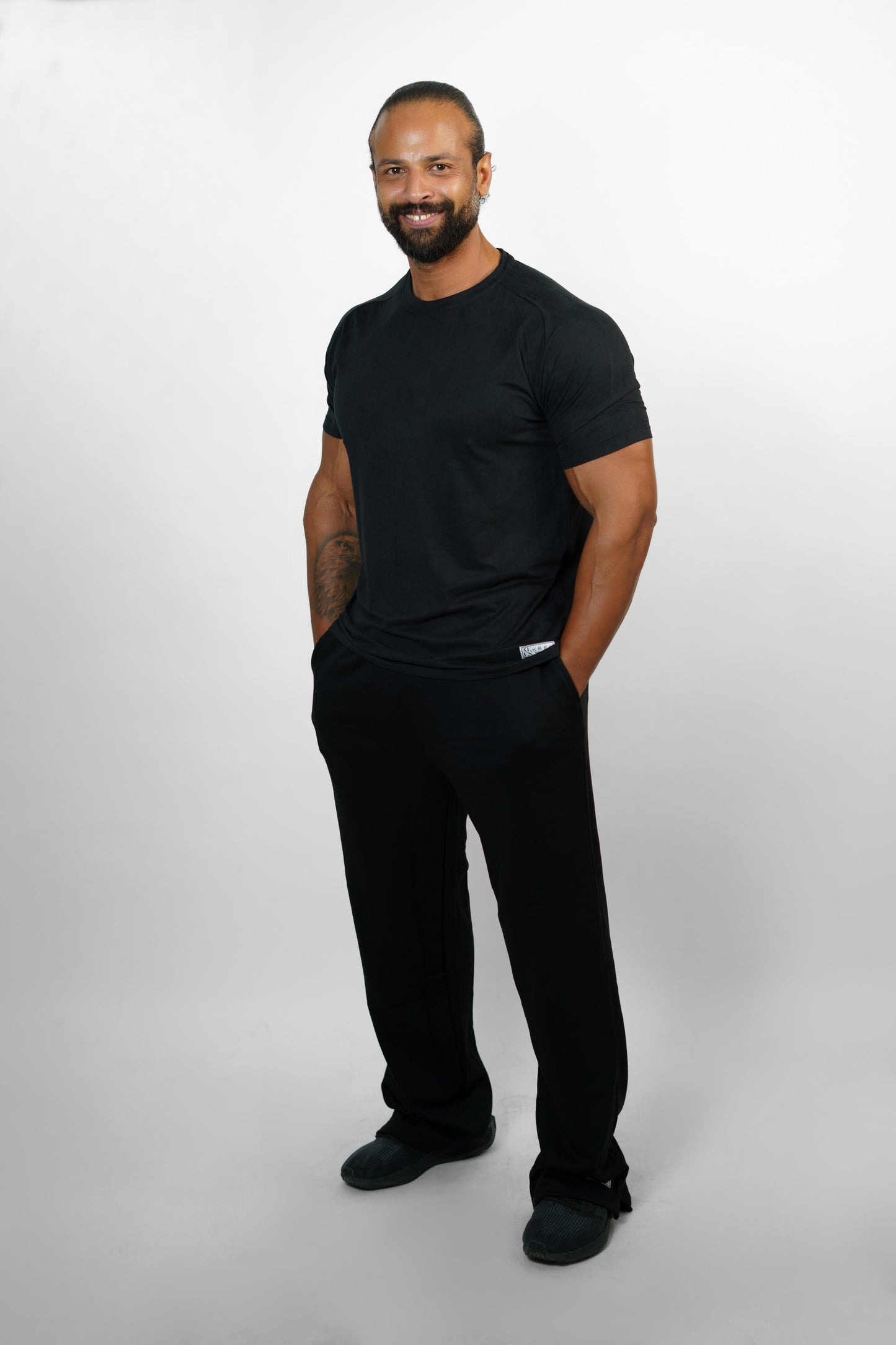 Men Regular Short Sleeve Black