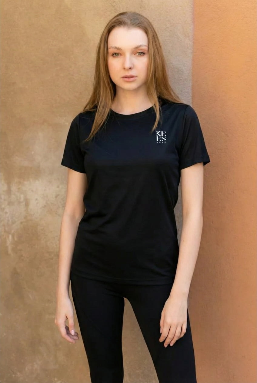 Mesh hole back shirt